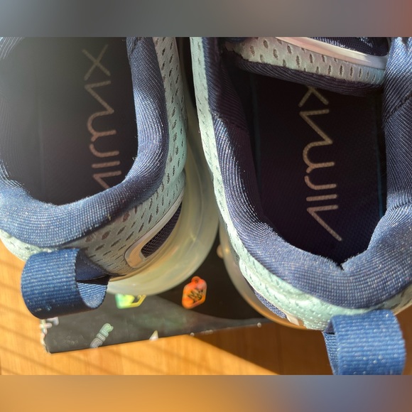 Nike Women’s Air Max 720 (2018) Blue - Picture 7 of 10